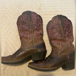 Women’s size 8.5 Ariat western boots